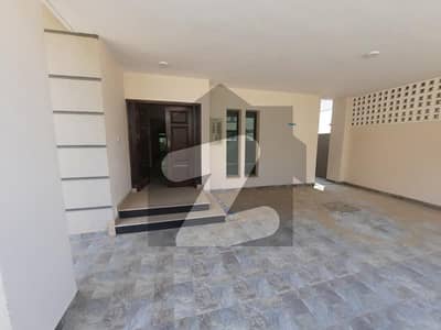 Brand New New 5 Bedroom Apartment Available For Sale (375 Sq-yard)