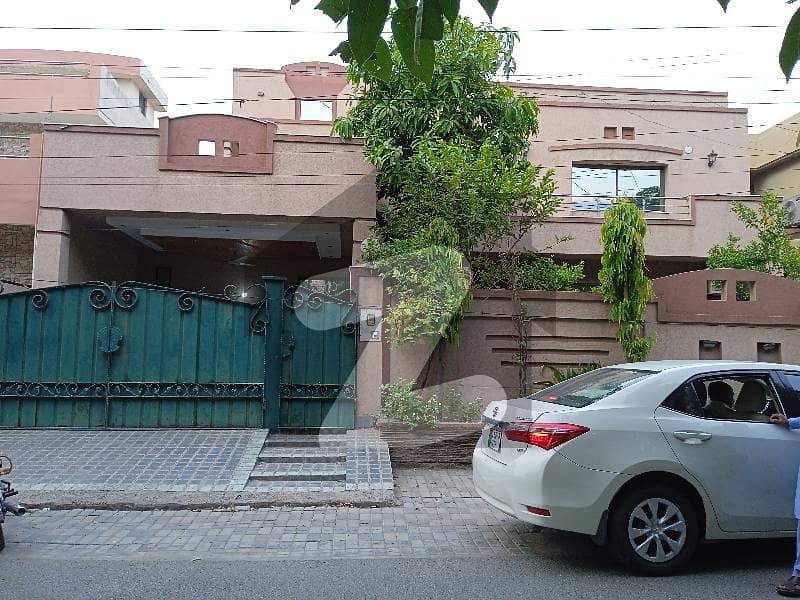 One Kanal House In D3 Block On 80 Fit Road