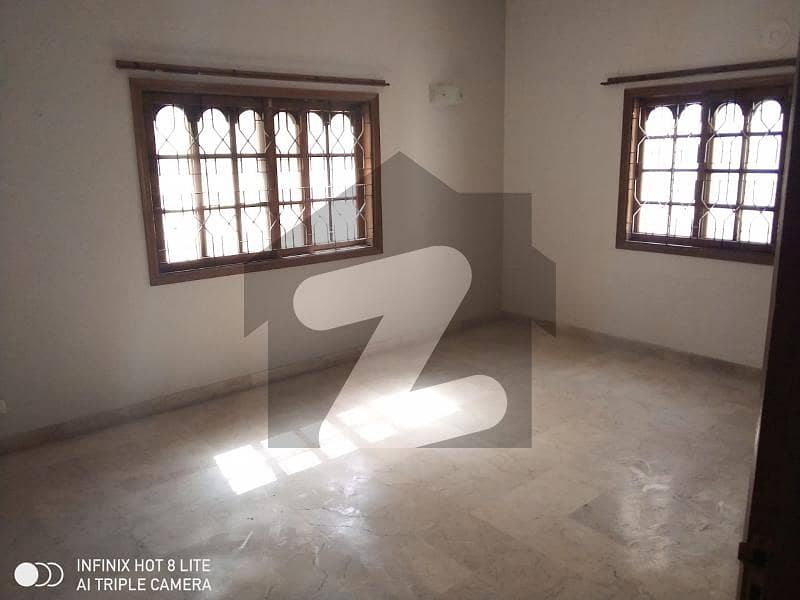 کلفٹن ۔ بلاک 2 کلفٹن کراچی میں 4 کمروں کا 1.2 کنال بالائی پورشن 1.45 لاکھ میں کرایہ پر دستیاب ہے۔