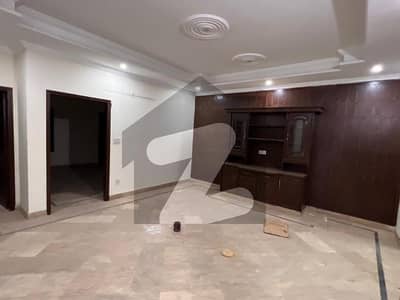 7.5 Marla house available for rent in Johar Town 4 bedroom double kitchen