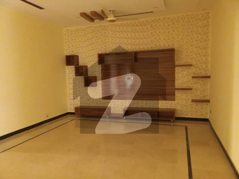 سوان گارڈن ۔ بلاک ایچ سوان گارڈن اسلام آباد میں 6 کمروں کا 10 مرلہ مکان 95 ہزار میں کرایہ پر دستیاب ہے۔