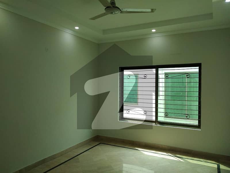 Perfect 10 Marla Lower Portion In Punjab Coop Housing Society For rent