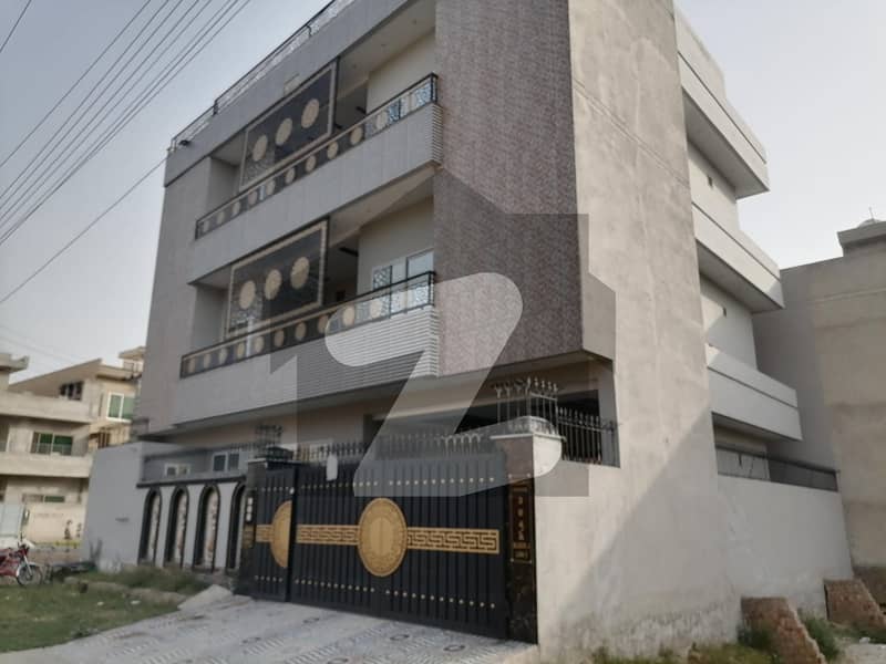 ایل ڈی اے ایوینیو ۔ بلاک جے ایل ڈی اے ایوینیو لاہور میں 7 کمروں کا 10 مرلہ مکان 1.25 لاکھ میں کرایہ پر دستیاب ہے۔