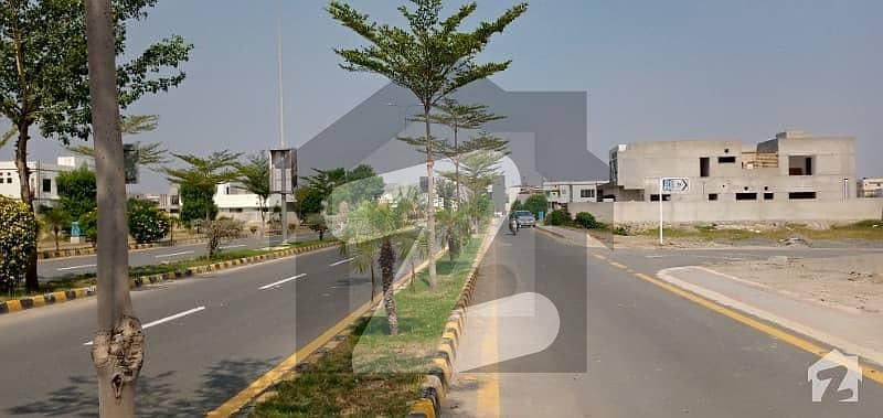ڈی ایچ اے 9 ٹاؤن - سی سی اے ڈی ایچ اے 9 ٹاؤن ڈیفنس (ڈی ایچ اے) لاہور میں 8 مرلہ رہائشی پلاٹ 10.3 کروڑ میں برائے فروخت۔