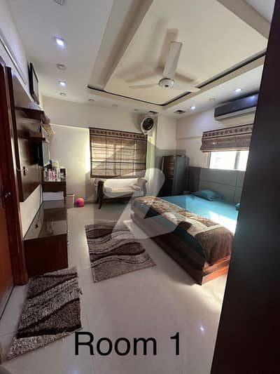 فریرے ٹاؤن کراچی میں 3 کمروں کا 9 مرلہ فلیٹ 3.75 کروڑ میں برائے فروخت۔