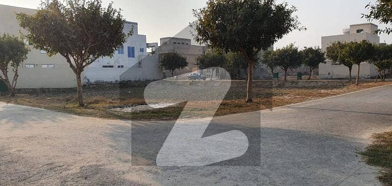 533 Marla commercial plot For Sale On Ideal Location Of New Lahore City Lahore