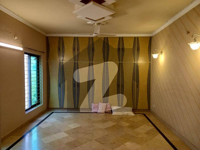 ماڈل ٹاؤن ۔ بلاک این ایکسٹینشن ماڈل ٹاؤن لاہور میں 5 کمروں کا 1 کنال مکان 7.25 کروڑ میں برائے فروخت۔
