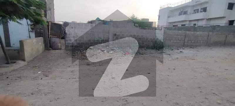گلستانِِ جوہر ۔ بلاک 1 گلستانِ جوہر,کراچی میں 12 مرلہ رہائشی پلاٹ 3.5 کروڑ میں برائے فروخت۔