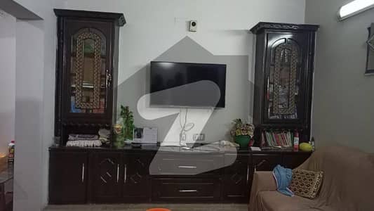 عباس بلاک مصطفیٰ ٹاؤن لاہور میں 4 کمروں کا 5 مرلہ مکان 1.6 کروڑ میں برائے فروخت۔