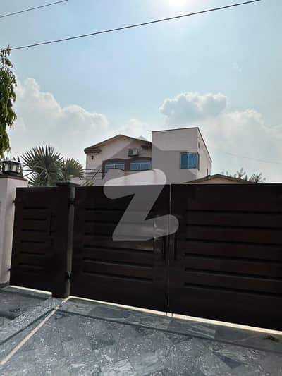 1 kanal house for sale in Engineer Towns with swimming pool