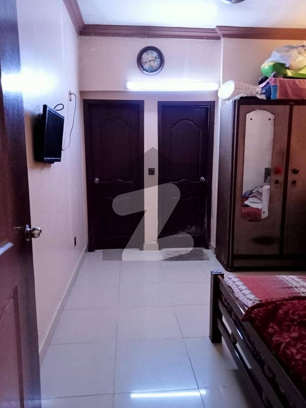 پی ای سی ایچ ایس بلاک 6 پی ای سی ایچ ایس جمشید ٹاؤن کراچی میں 3 کمروں کا 8 مرلہ بالائی پورشن 1.85 کروڑ میں برائے فروخت۔