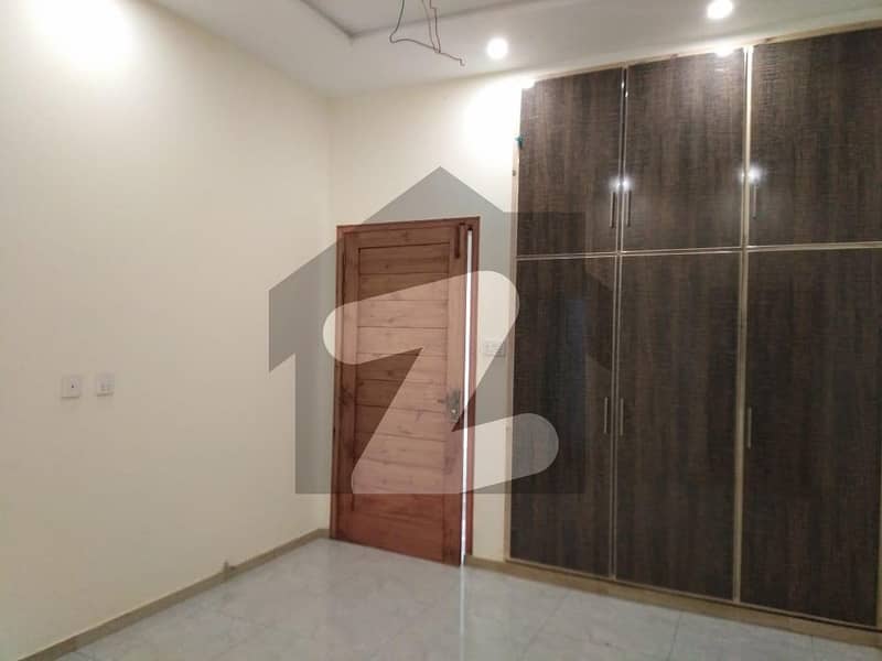 Upper Portion Sized 5 Marla Available In Ghalib City
