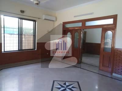 House For Rent In Top Location