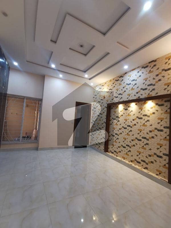 ائیر لائن ہاؤسنگ سوسائٹی لاہور میں 7 کمروں کا 10 مرلہ مکان 1.7 لاکھ میں کرایہ پر دستیاب ہے۔