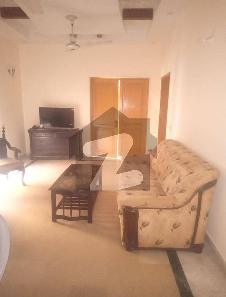 Room For Rent In Dha Phase8 Lahore Male Or Female