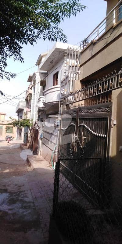 وکیل کالونی اسلام آباد ہائی وے راولپنڈی میں 4 کمروں کا 5 مرلہ مکان 40 ہزار میں کرایہ پر دستیاب ہے۔