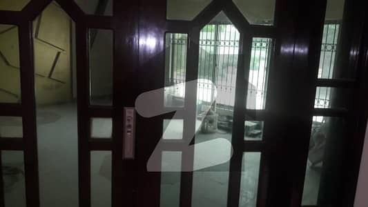 500 Yards Bungalow For Rent In Clifton Block 7