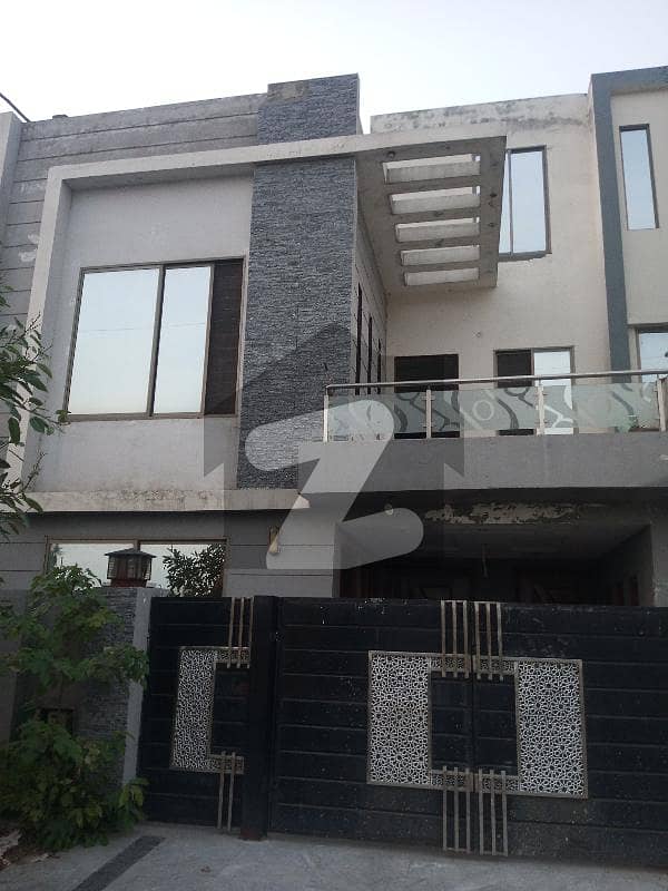 5 Marla lower portion available for rent bahira twon Lahore