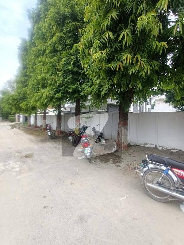 1 Kanal Plot For Commercial Use In Mm Alam Road