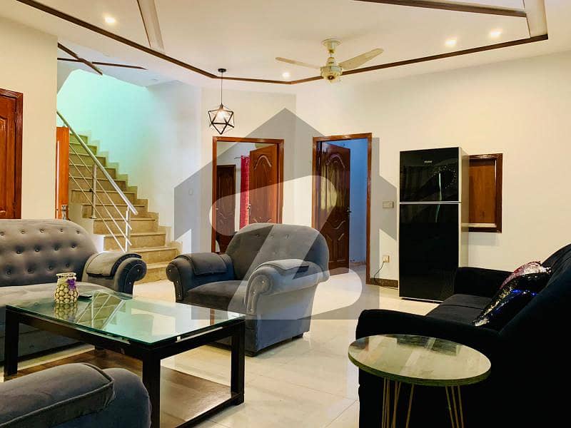 بحریہ ٹاؤن ۔ ٹیپو سلطان بلاک ایکسٹینشن بحریہ ٹاؤن ۔ سیکٹر ایف بحریہ ٹاؤن لاہور میں 3 کمروں کا 5 مرلہ مکان 1.9 کروڑ میں برائے فروخت۔