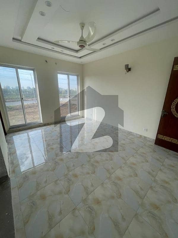 1 KANAL UPPER PORTION FOR RENT IN DHA PHASE 7 BLOCK Z2 BRAND NEW ORIGINAL PICTURES