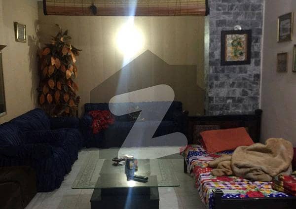 اعوان ٹاؤن لاہور میں 4 کمروں کا 5 مرلہ مکان 1.65 کروڑ میں برائے فروخت۔