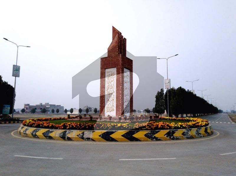 گرینڈ ایوینیوز ہاؤسنگ سکیم لاہور میں 5 مرلہ رہائشی پلاٹ 25.0 لاکھ میں برائے فروخت۔