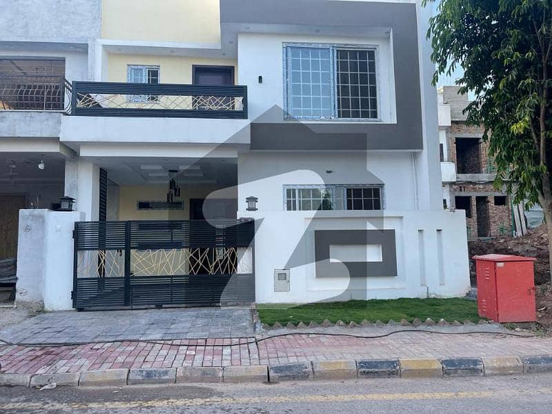 Sector H 5 Marla brand new house for sale