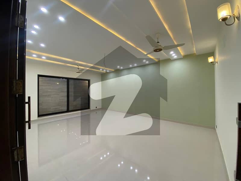 1 Kanal Portion For Rent. Brand New Portion 3 Bed Attach Bath , Drawing Room, Kitchen