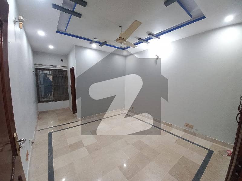 ای ۔ 11 اسلام آباد میں 7 کمروں کا 10 مرلہ مکان 5.5 کروڑ میں برائے فروخت۔