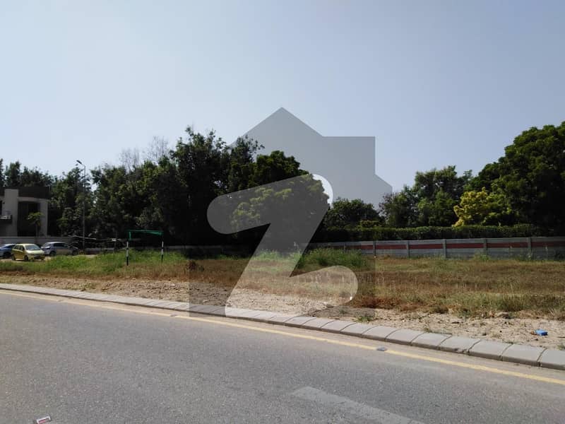 نیوی ہاؤسنگ سکیم کارساز - فیز 1 نیوی ہاؤسنگ سکیم کارساز کراچی میں 1 کنال رہائشی پلاٹ 16 کروڑ میں برائے فروخت۔