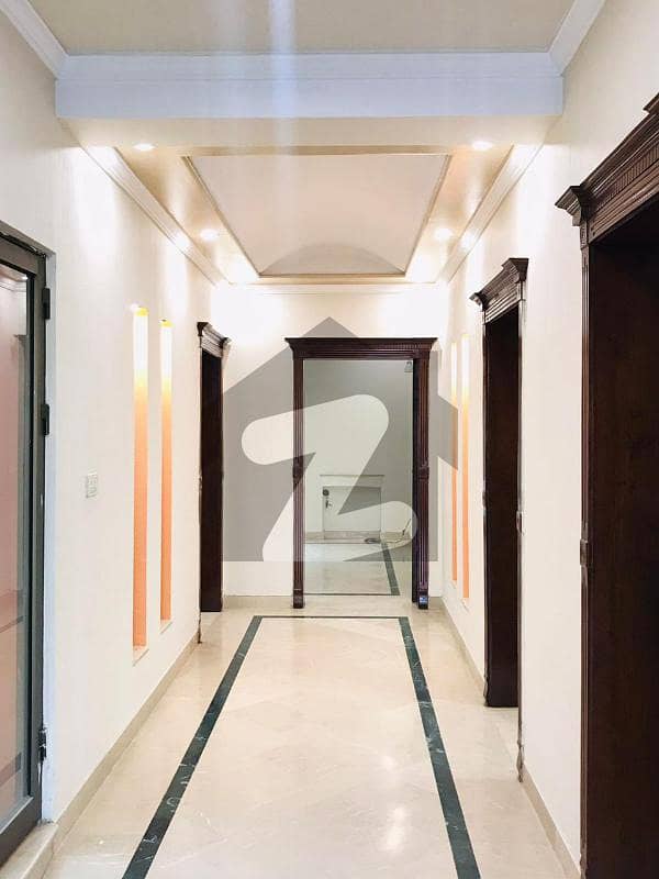 ڈی ایچ اے فیز 2 ڈیفنس (ڈی ایچ اے),لاہور میں 6 کمروں کا 1 کنال مکان 2.35 لاکھ میں کرایہ پر دستیاب ہے۔
