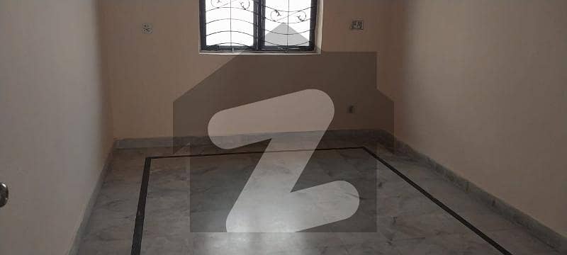 ابدالینزکوآپریٹو ہاؤسنگ سوسائٹی لاہور میں 4 کمروں کا 10 مرلہ مکان 1.3 لاکھ میں کرایہ پر دستیاب ہے۔