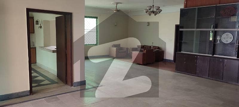 ویلینشیاء ۔ بلاک اے1 ویلینشیاء ہاؤسنگ سوسائٹی لاہور میں 4 کمروں کا 1.1 کنال بالائی پورشن 70 ہزار میں کرایہ پر دستیاب ہے۔