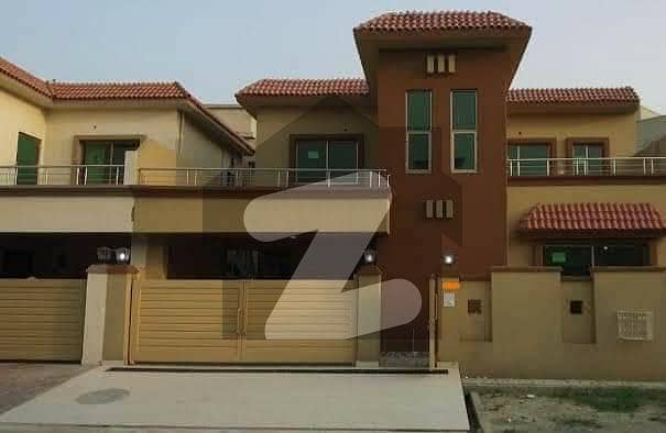 10 Marla Beautiful House Available For Rent