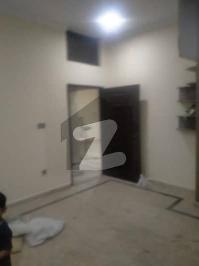 900 Square Feet Upper Portion In Lahore Is Available For Rent