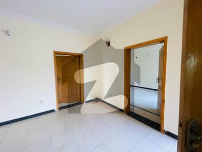 10 marla house avalibal for rent in dha two
