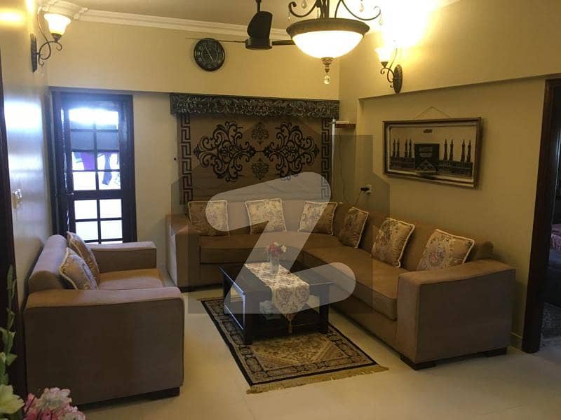 کلفٹن ۔ بلاک 2 کلفٹن,کراچی میں 4 کمروں کا 12 مرلہ فلیٹ 5.25 کروڑ میں برائے فروخت۔