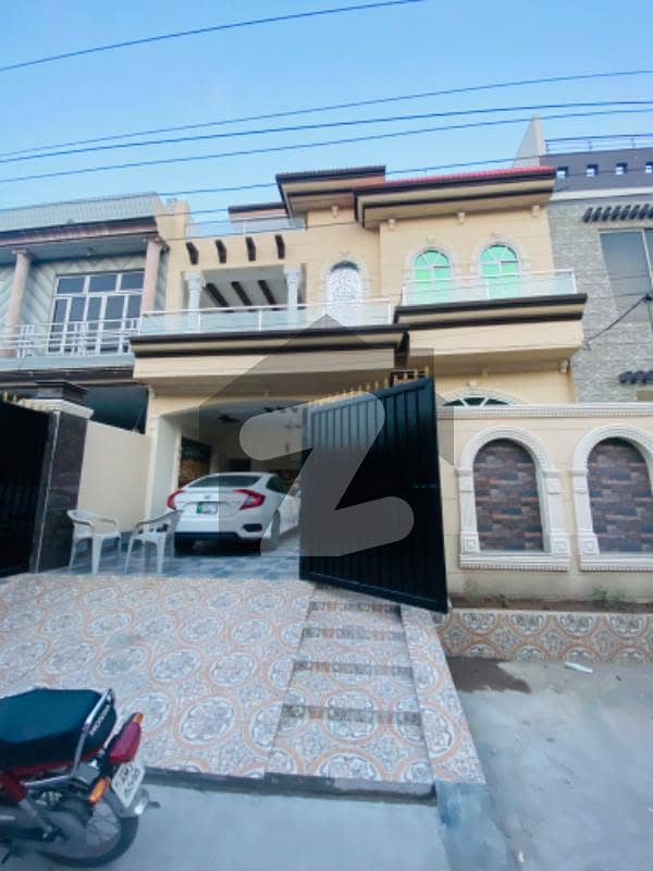 سبزہ زار سکیم ۔ بلاک جی سبزہ زار سکیم,لاہور میں 5 کمروں کا 10 مرلہ مکان 5.0 کروڑ میں برائے فروخت۔