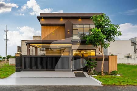 Contemporary Living Immaculate 10 Modern House in Prime Location For Sale