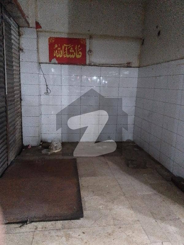 In Gulshan-e-Iqbal - Block 13/A Shop Sized 180 Square Feet For rent