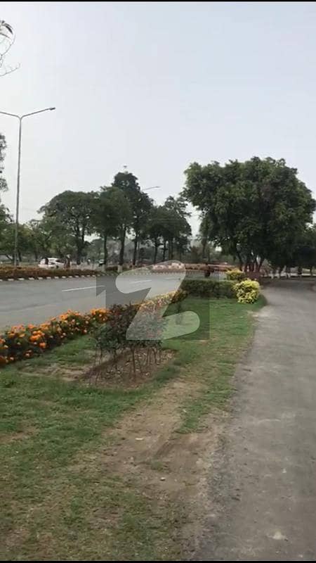 ازمیر ٹاؤن ۔ بلاک جی ازمیر ٹاؤن,لاہور میں 2 کنال رہائشی پلاٹ 8.5 کروڑ میں برائے فروخت۔