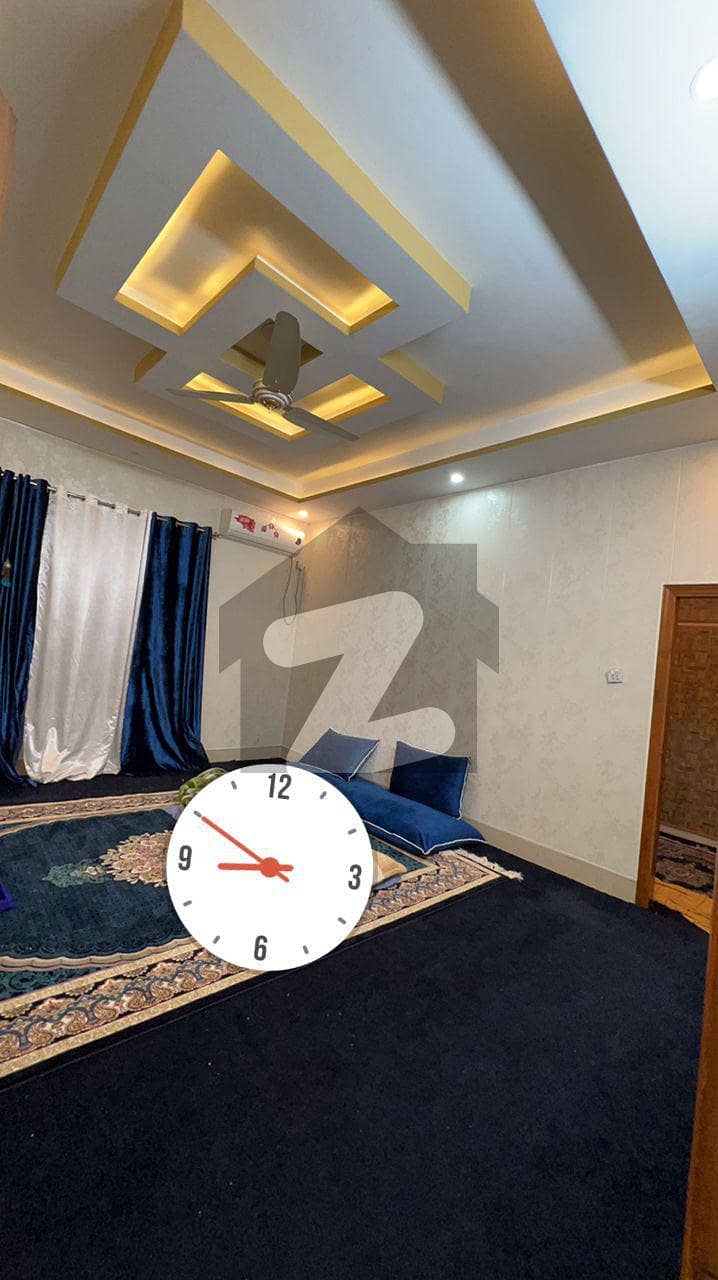 حیات آباد فیز 2 - جے4 حیات آباد فیز 2 حیات آباد پشاور میں 9 کمروں کا 10 مرلہ مکان 5.8 کروڑ میں برائے فروخت۔