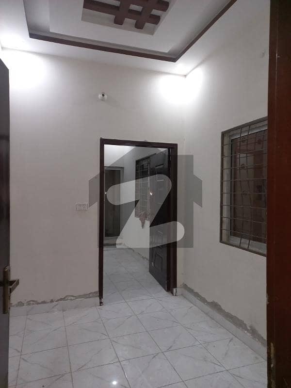 سمن آباد لاہور میں 3 کمروں کا 3 مرلہ مکان 38 ہزار میں کرایہ پر دستیاب ہے۔