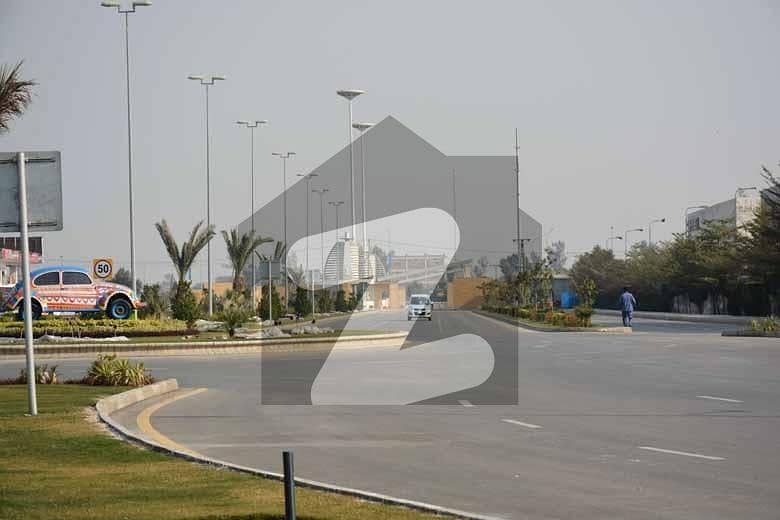 8 MARLA EXCELLENT LOCATION COMMERCIAL ON INSTALLMENT WITH DIRECT ACCESS FROM RAIWIND ROAD