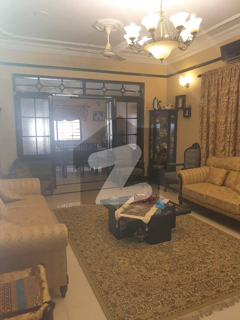 ڈی ایچ اے فیز 6 ڈی ایچ اے ڈیفینس,کراچی میں 4 کمروں کا 12 مرلہ مکان 6.75 کروڑ میں برائے فروخت۔