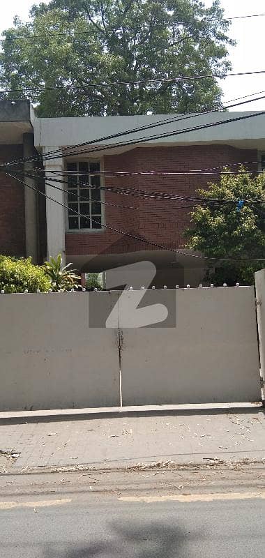 گلبرگ 5 گلبرگ,لاہور میں 8 کمروں کا 1 کنال مکان 3.5 لاکھ میں کرایہ پر دستیاب ہے۔