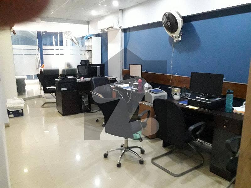 ڈی ایچ اے فیز 2 ایکسٹینشن ڈی ایچ اے ڈیفینس کراچی میں 3 مرلہ دفتر 1.6 کروڑ میں برائے فروخت۔