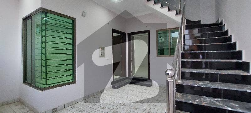الحرام کے ایگزیکٹو ولاز جہانگی والا روڈ بہاولپور میں 5 کمروں کا 5 مرلہ مکان 1.12 کروڑ میں برائے فروخت۔