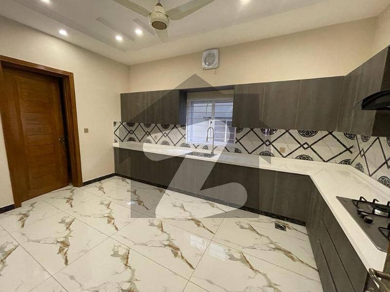 1 Kanal Upper Portion Available for Rent